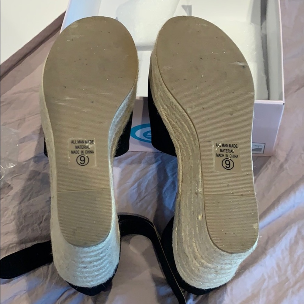 Soda wedges. Size 9. Style Fabia-s - Picture 3 of 4